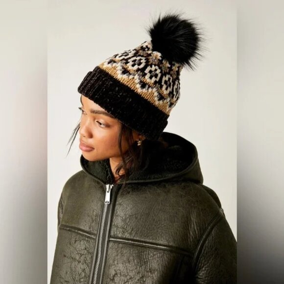 ?HP?NWT Free People Chalet Fairisle Pom Beanie FREE PEOPLE CHALET FAIRISLE POM POM BEANIE IN BLACK COMBO  main image 4